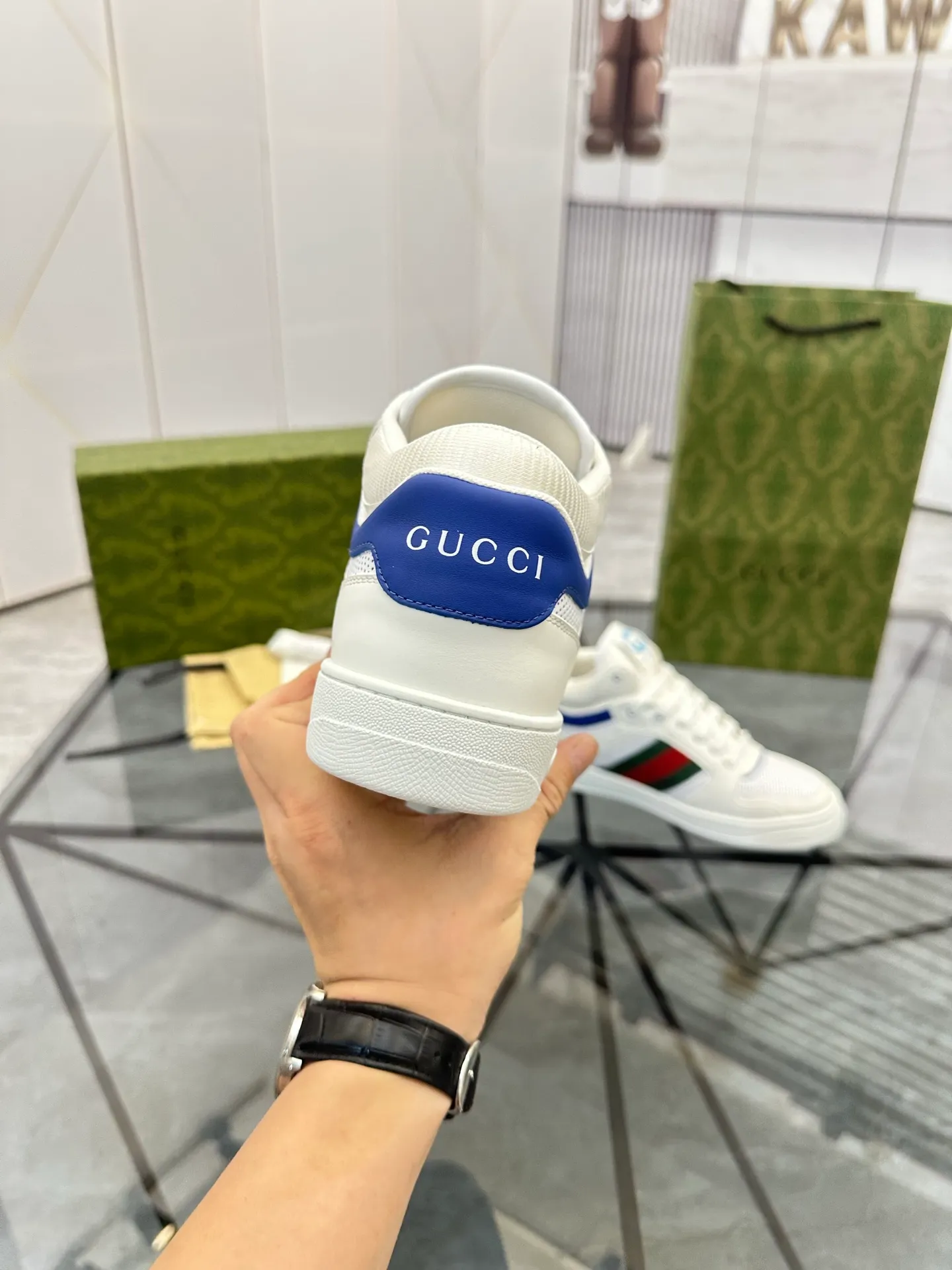 Selling men's shoes 💰: 💰P560¥ Top quality Product trademark: Gucci* "Gucci*" low-top casual shoes Regular size: 38-44 (can be customized to 45.46.) Product material: imported first-layer cowhide leather upper, breathable lining, original outsole. No.: 004